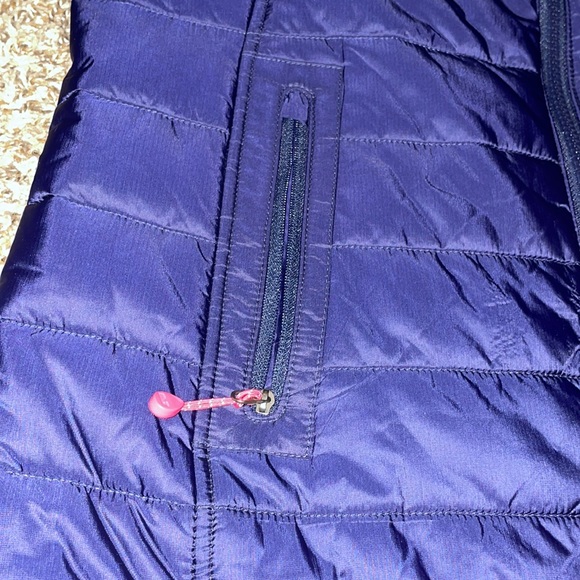 😍NWT Vineyard Vines XS The women’s mountain weekend vest puffer fall vest cute - Picture 11 of 12